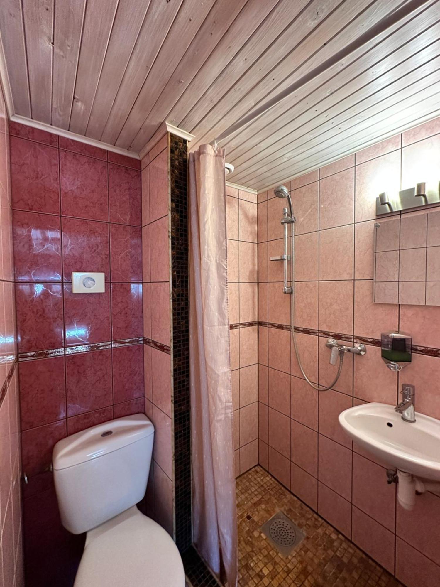 Guesthouse Maenniku Parnu Ngoại thất bức ảnh