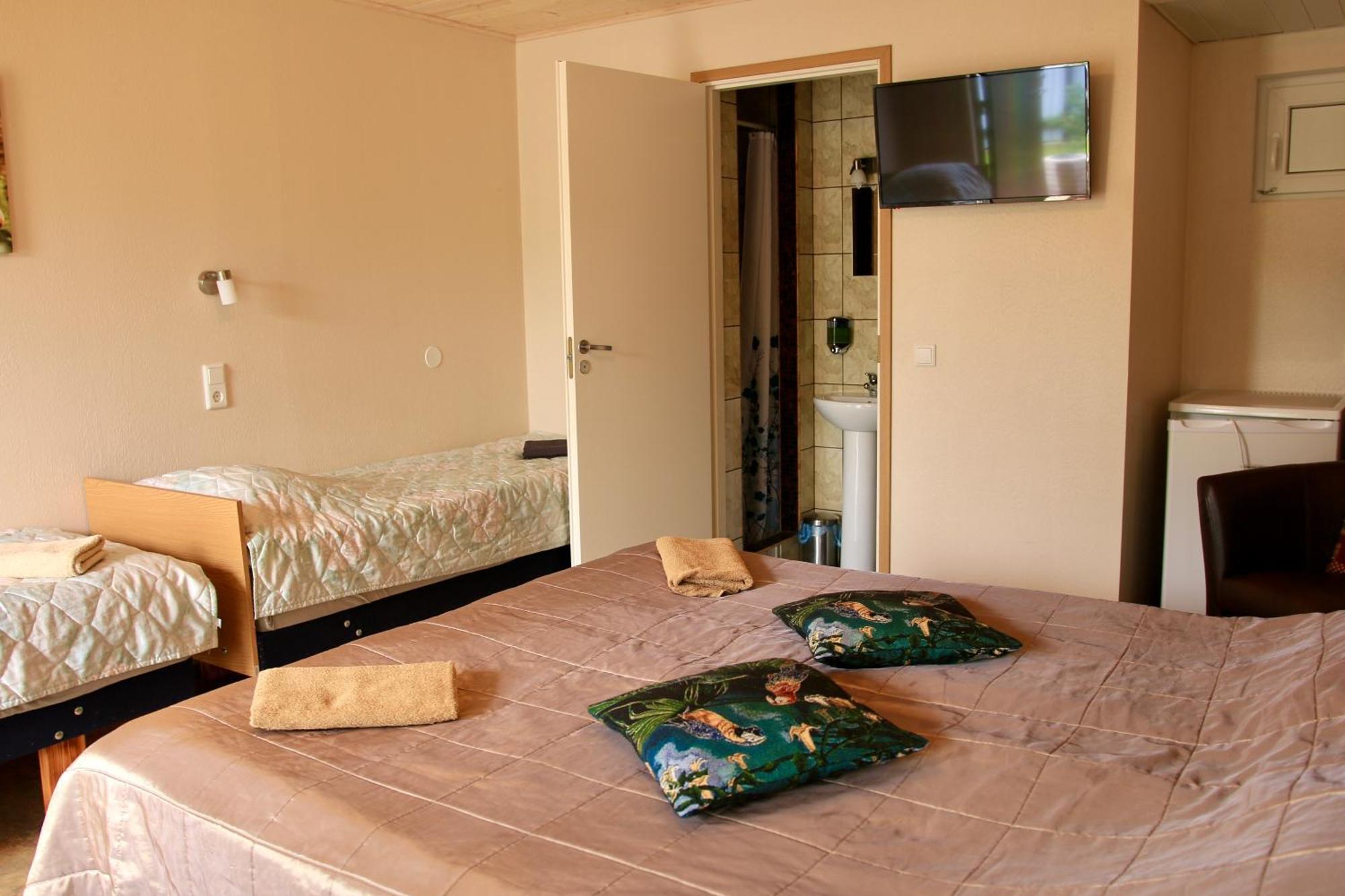 Guesthouse Maenniku Parnu Ngoại thất bức ảnh