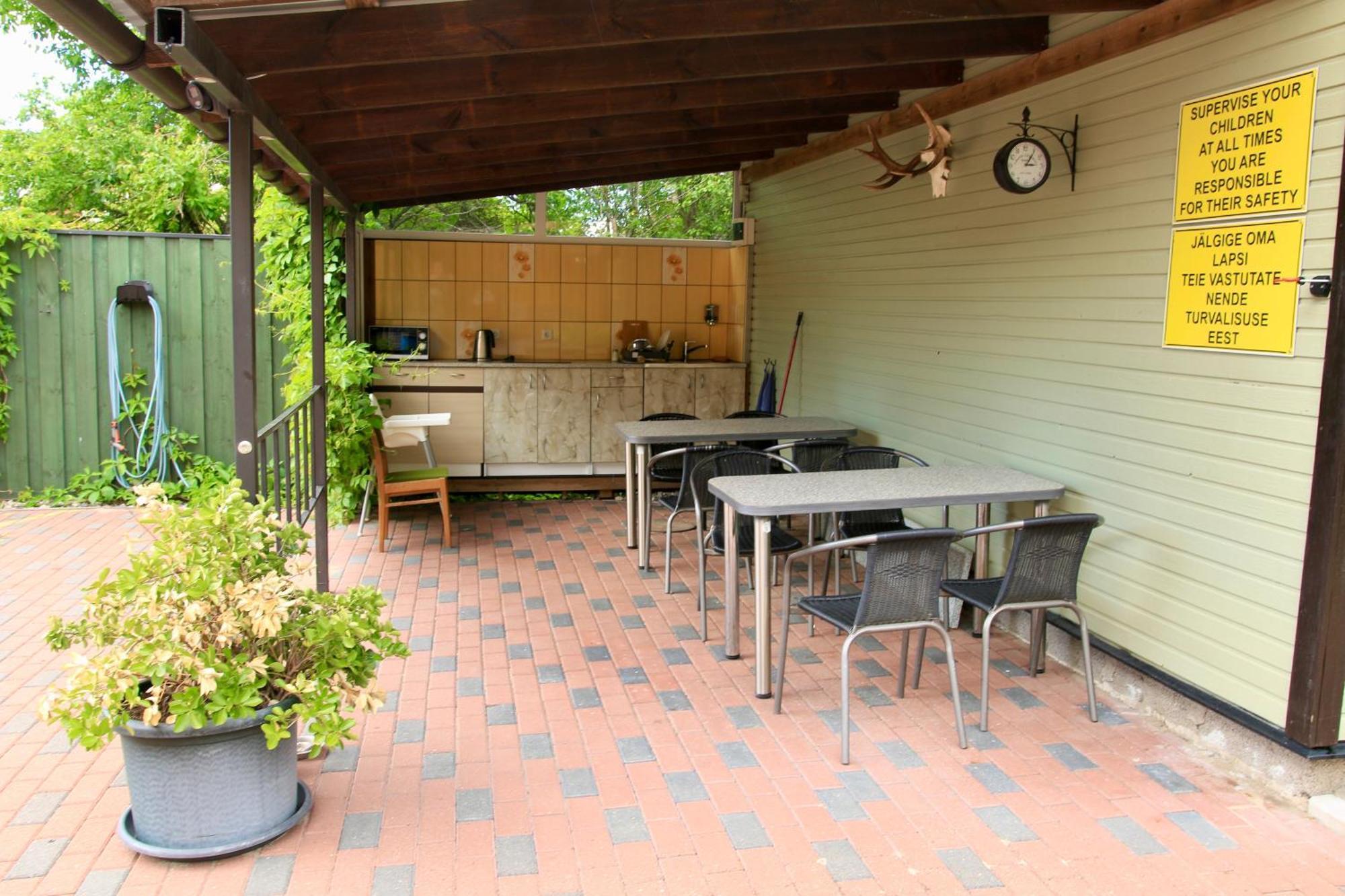 Guesthouse Maenniku Parnu Ngoại thất bức ảnh